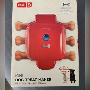 Dash D Mini dog treat maker